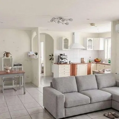 Maison De 10 Pers Avec Piscine Agde